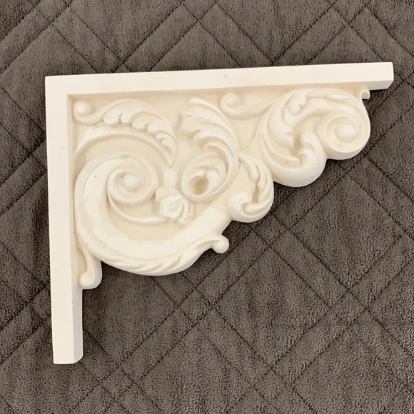 Decorative Moldings - Picture 4 of 4